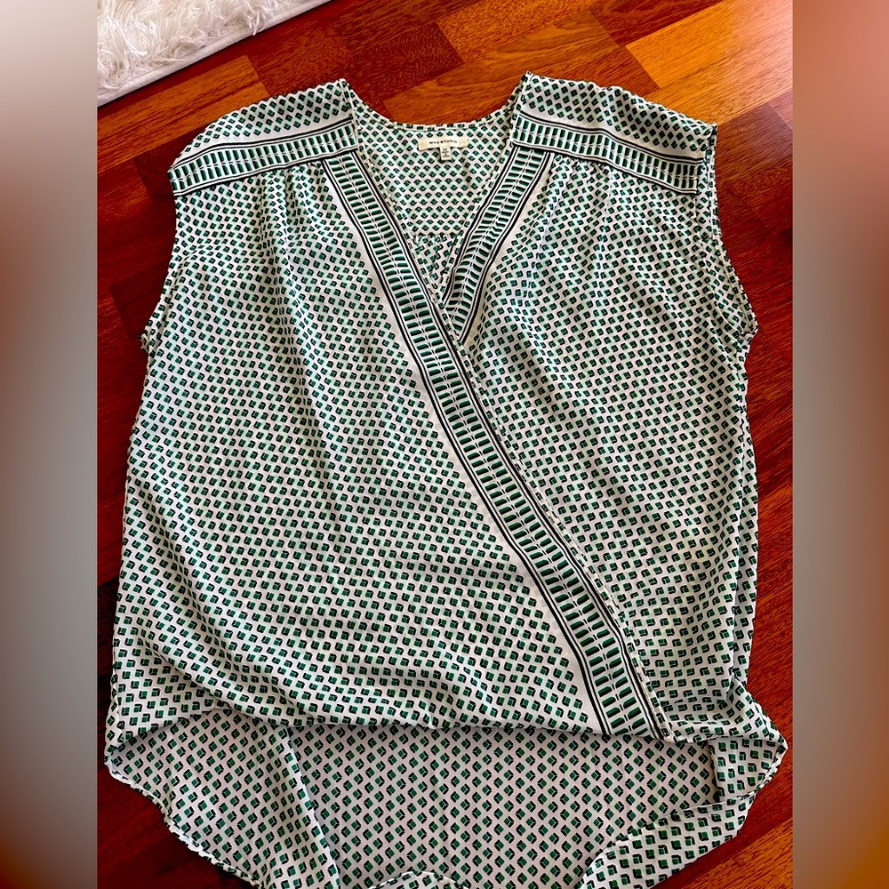 Business casual top